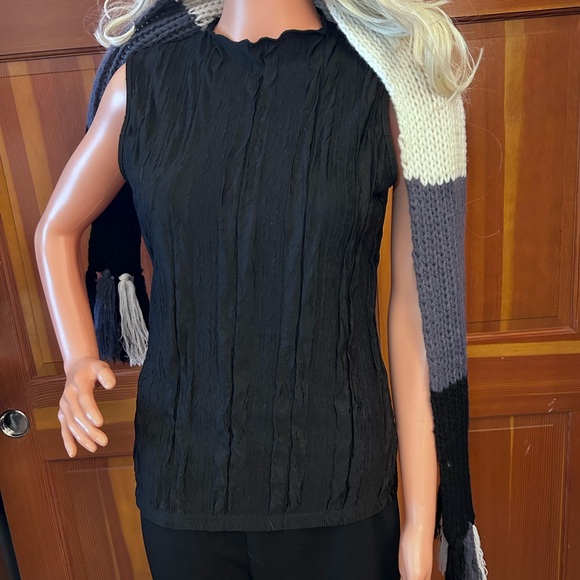 Black Crinkled- Texture Mock-Neck Top - Picture 4 of 10